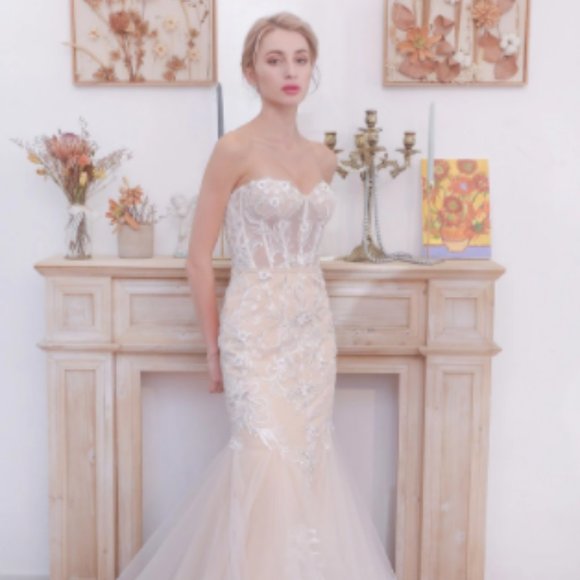 Dresses & Skirts - Light wedding dress style luxury